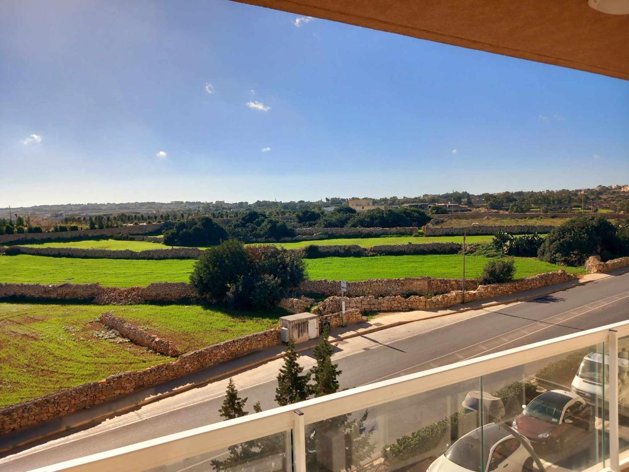 Large, 3 Bedroom Apartment In Marsascala Marsaskala Esterno foto