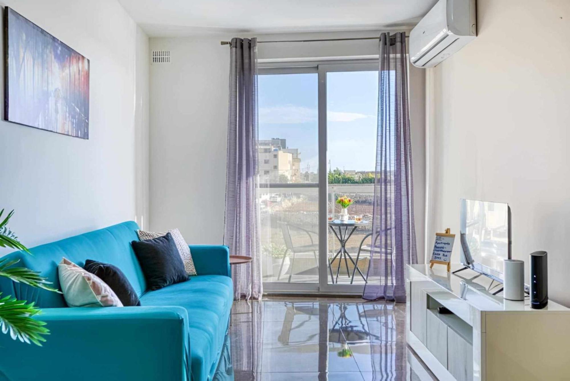 Large, 3 Bedroom Apartment In Marsascala Marsaskala Esterno foto